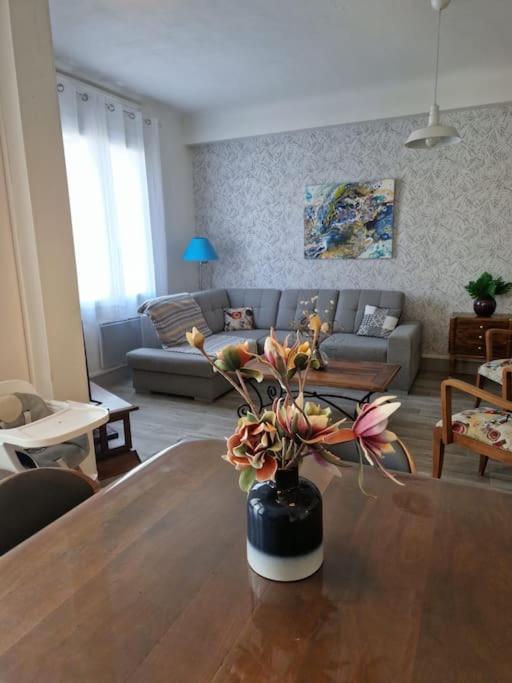 Lou Gardian Apartment Арл Екстериор снимка