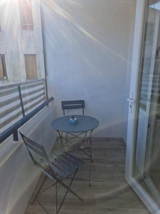 Lou Gardian Apartment Арл Екстериор снимка